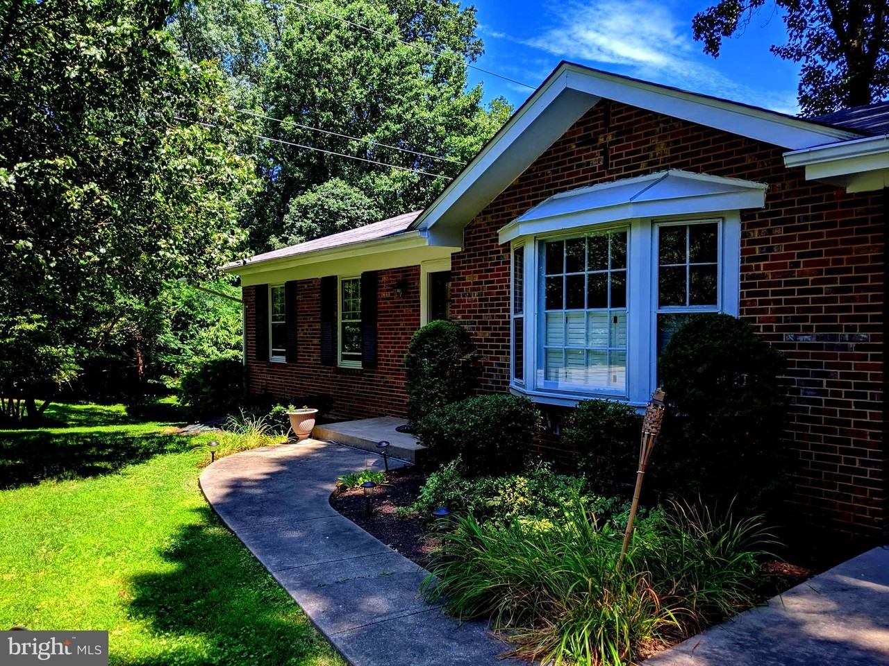8702 Thunderbird Ct - Photo 4 of 44