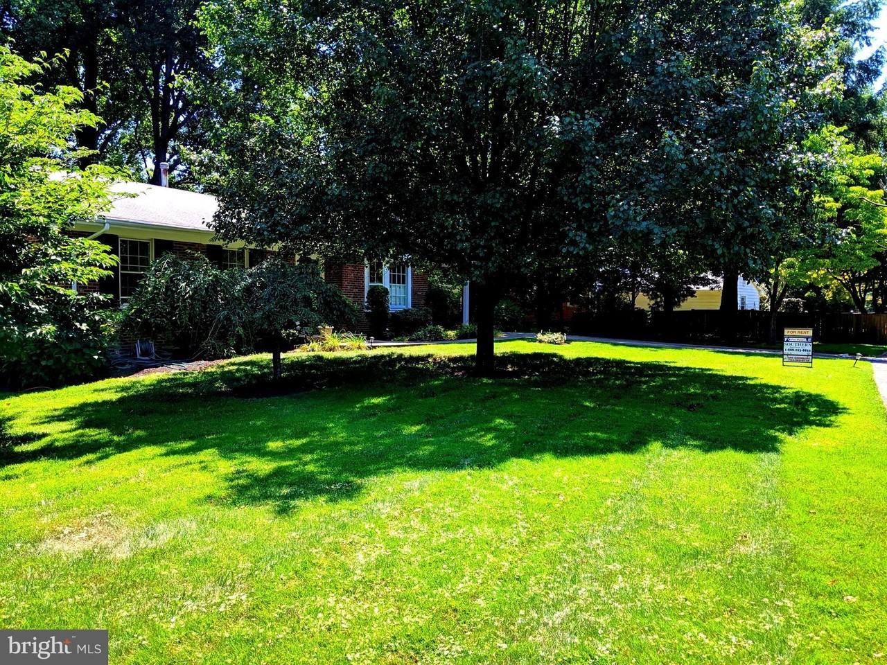 8702 Thunderbird Ct - Photo 7 of 44