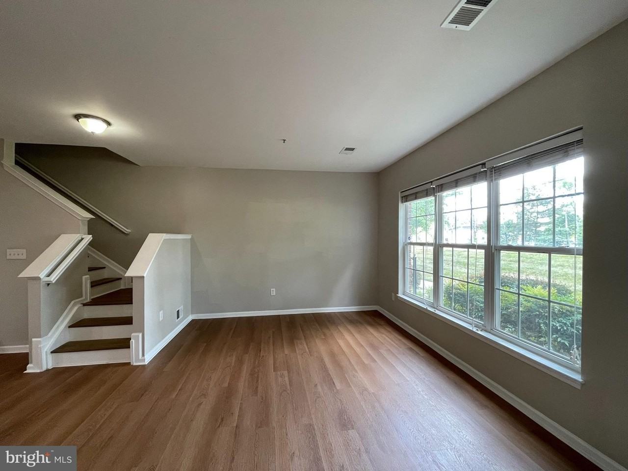 42301 Onyx Ter - Photo 4 of 25