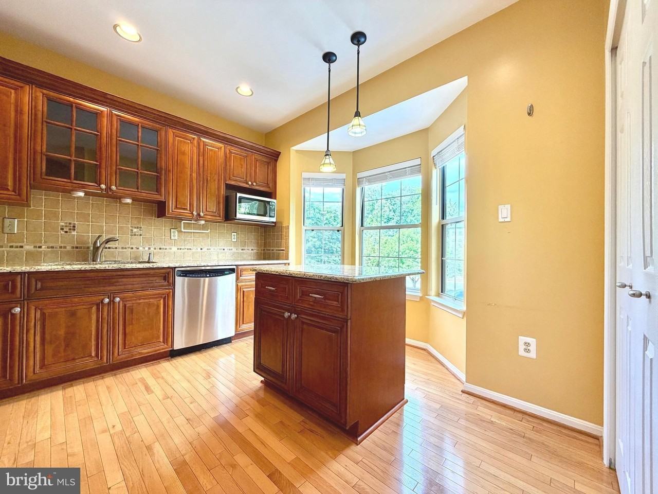 20771 Deepwater Ter - Photo 3 of 41