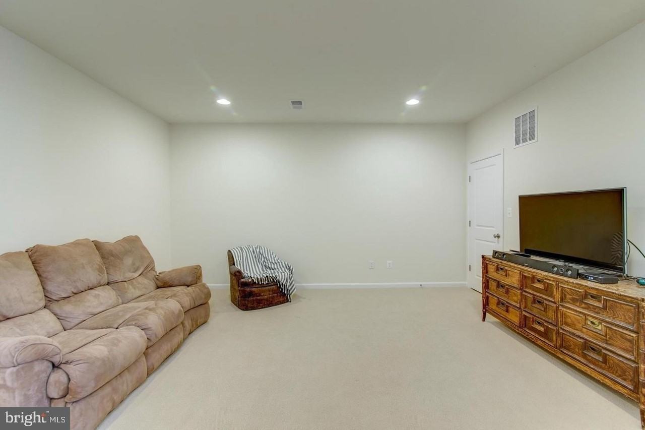 42261 Riggins Ridge Ter - Photo 6 of 29