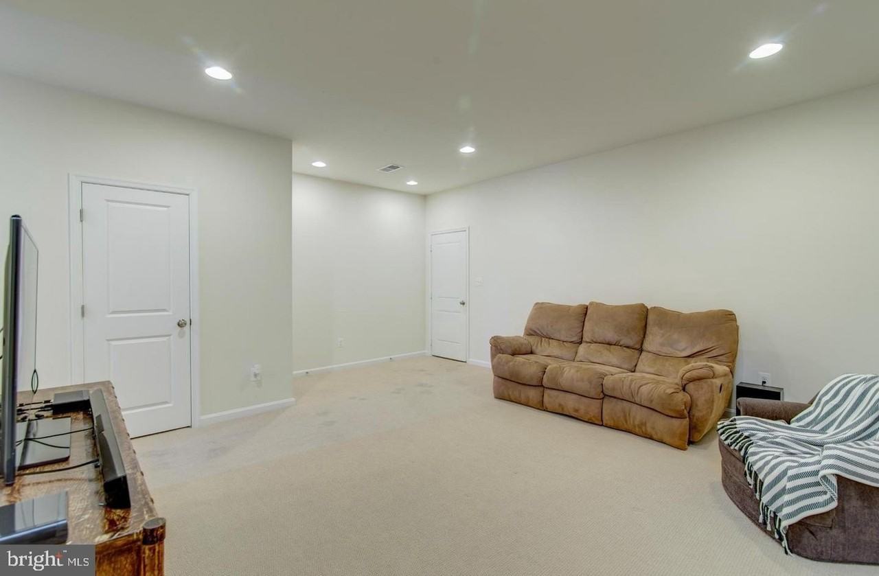 42261 Riggins Ridge Ter - Photo 7 of 29