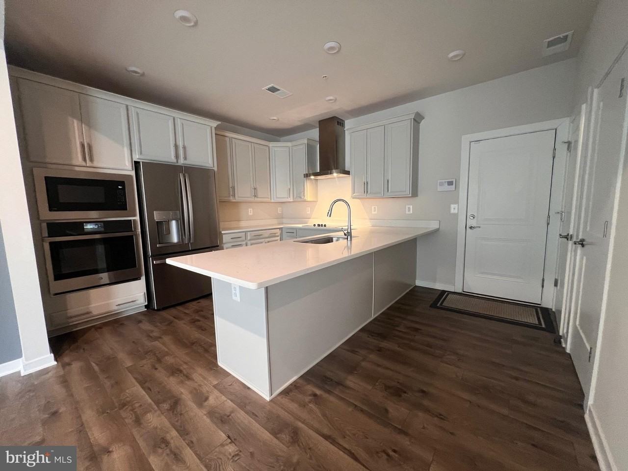 44625 Wolfhound Sq - Photo 6 of 50