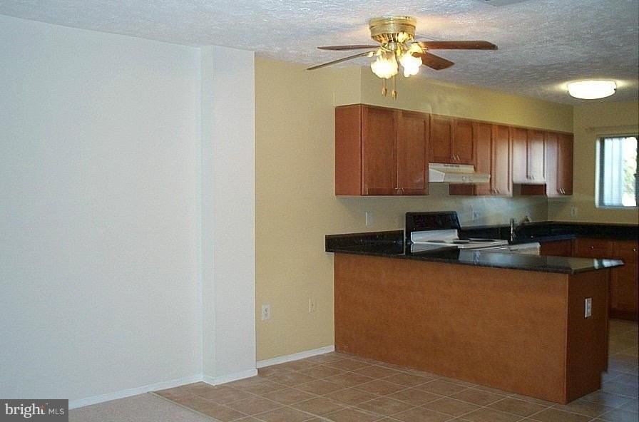 15245 Coachman Ter - Photo 3 of 11