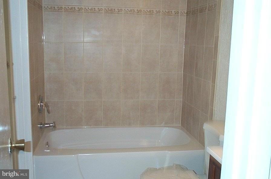 15245 Coachman Ter - Photo 4 of 11