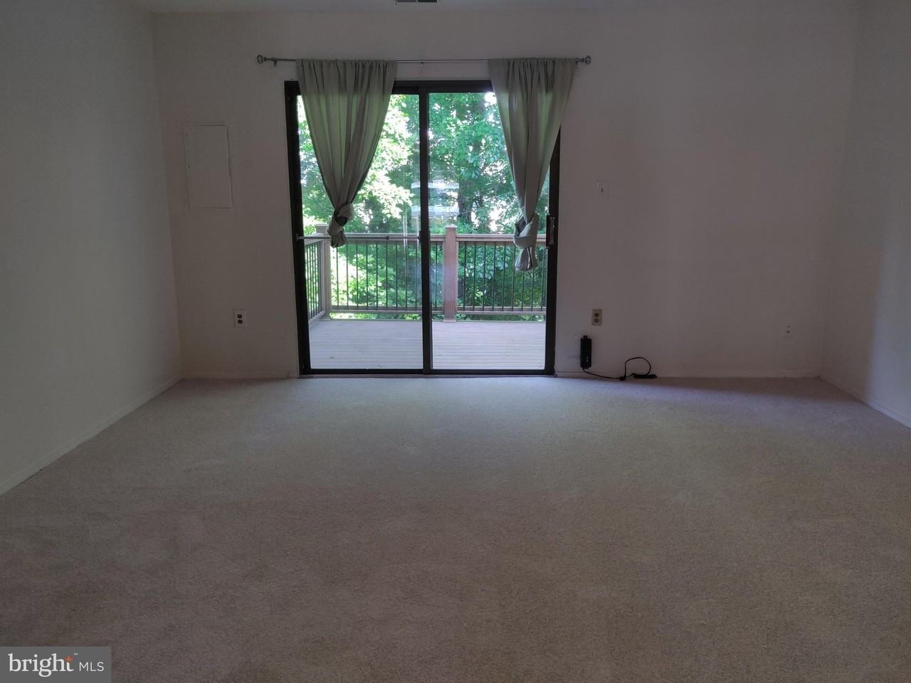 15245 Coachman Ter - Photo 5 of 11
