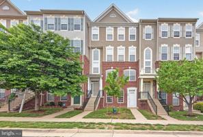 featured image of 15825 John Diskin Cir