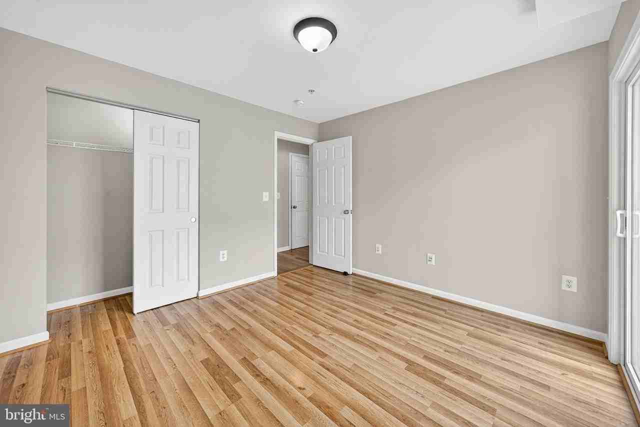 15825 John Diskin Cir - Photo 6 of 43