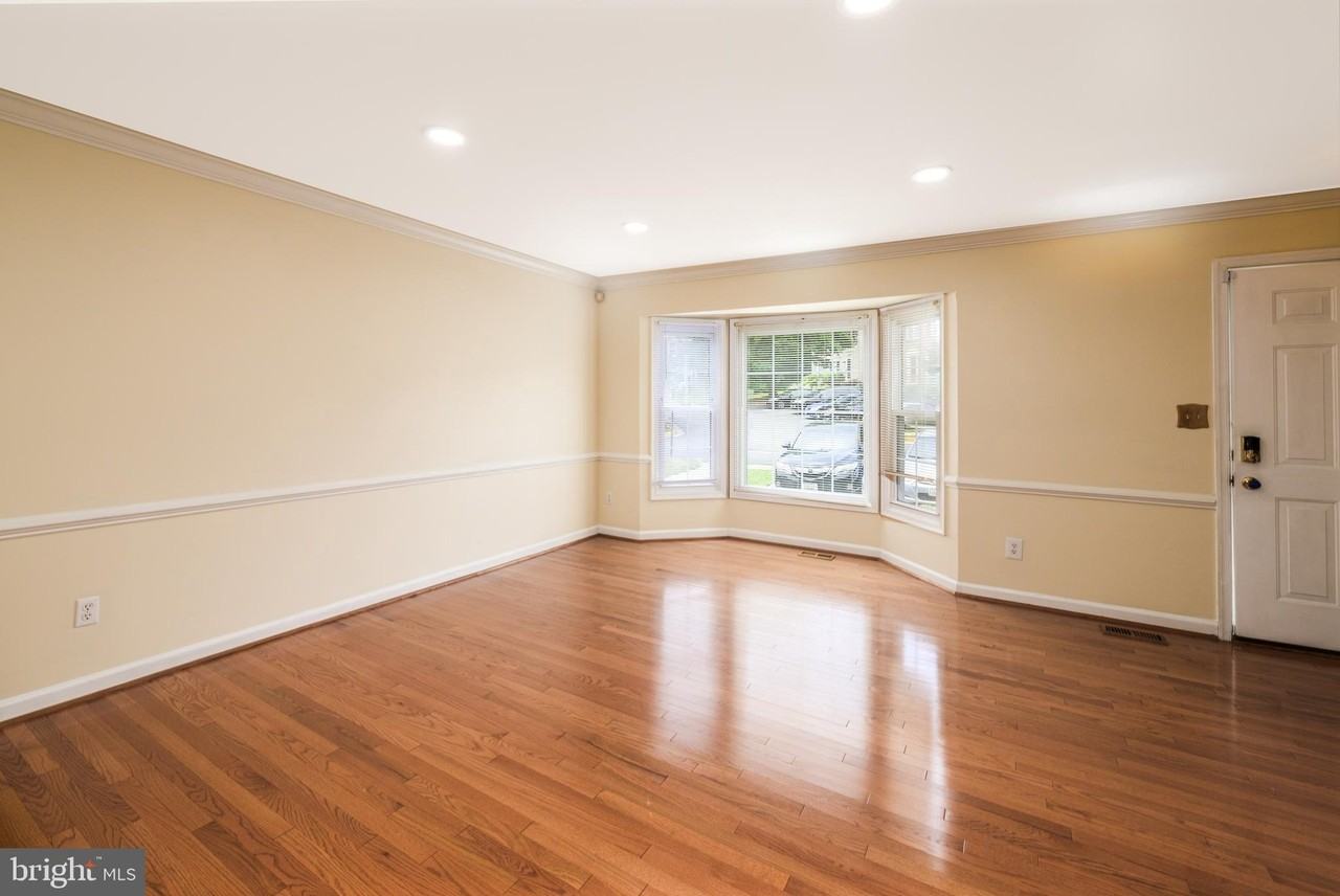 12863 Misty Ln - Photo 4 of 32
