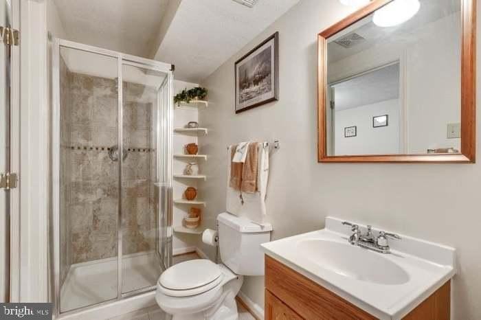 16607 Accolon Ct - Photo 3 of 4