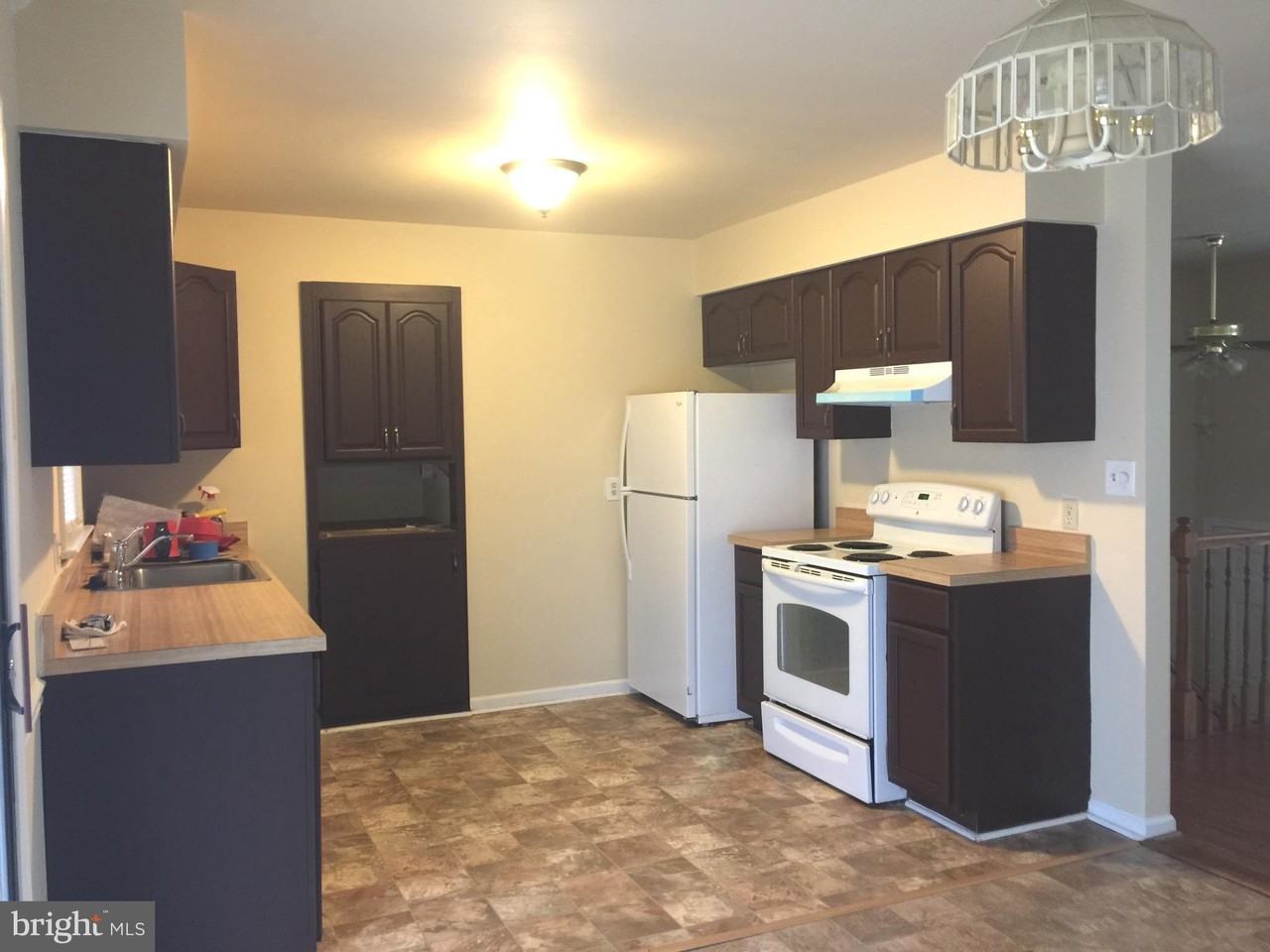 11919 Stansbury Dr - Photo 2 of 13