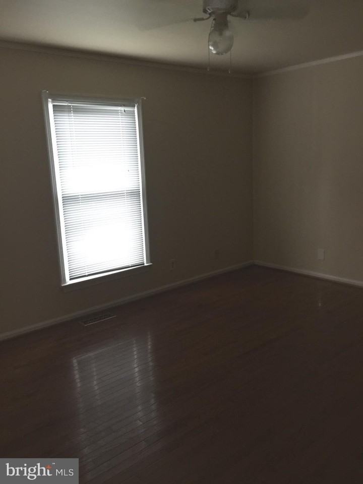 11919 Stansbury Dr - Photo 6 of 13