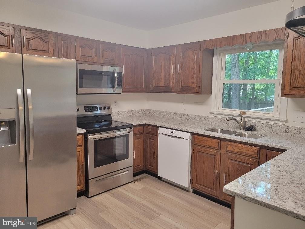 104 Crutchfield Cir - Photo 2 of 19