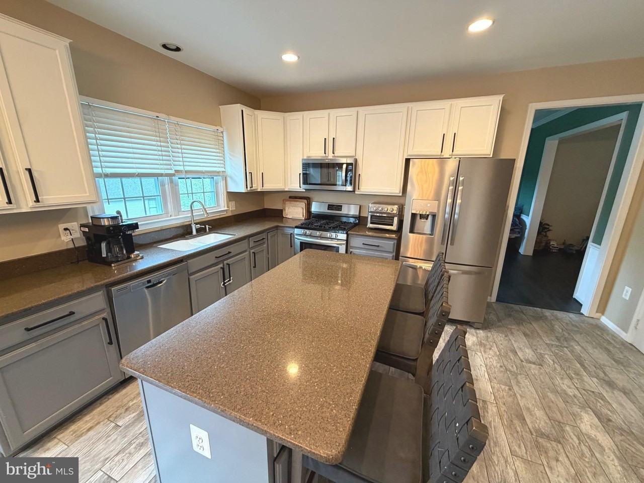 24 Neville Ct - Photo 3 of 26