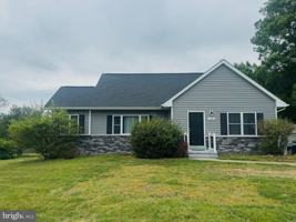 featured image of 35 Leeland Rd