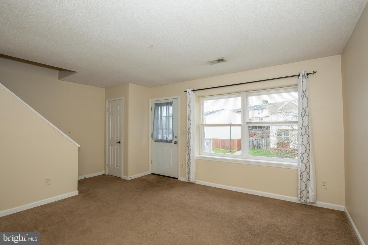 28 Talcon Ct - Photo 5 of 35
