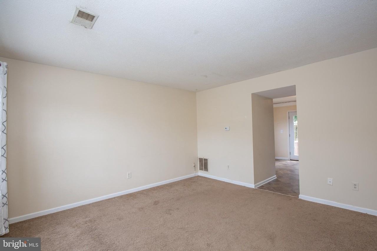 28 Talcon Ct - Photo 6 of 35