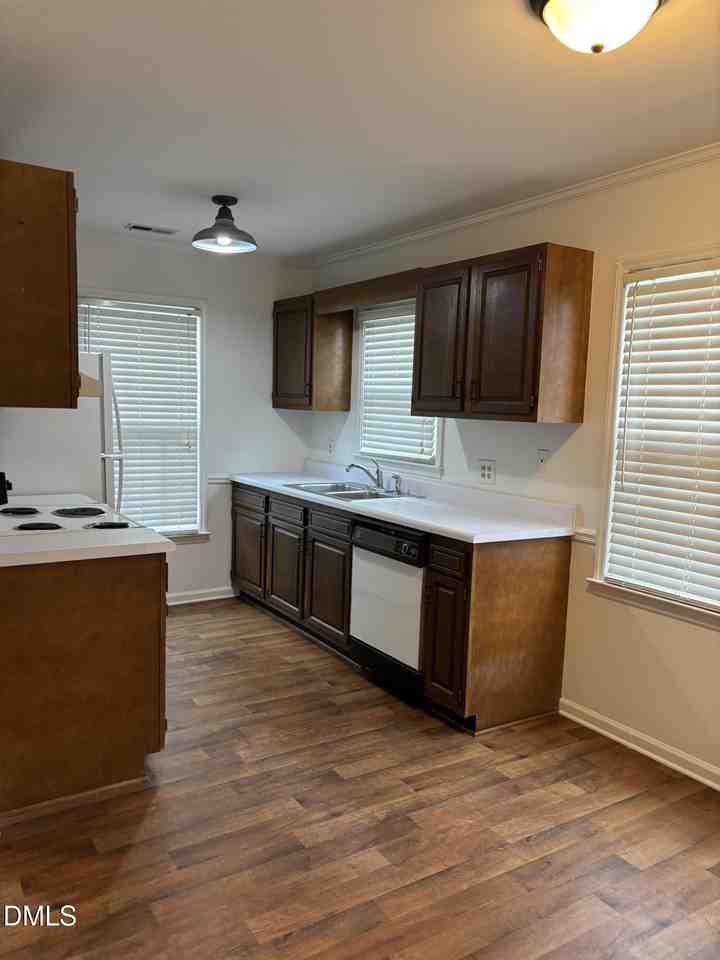 406 W Harnett St - Photo 4 of 13