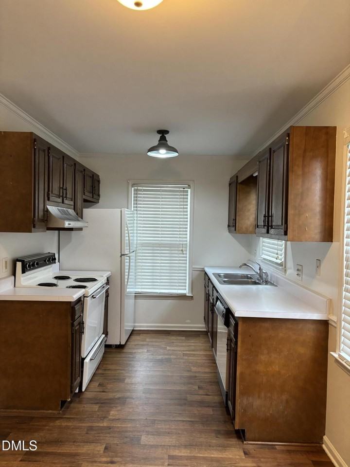 406 W Harnett St - Photo 5 of 13