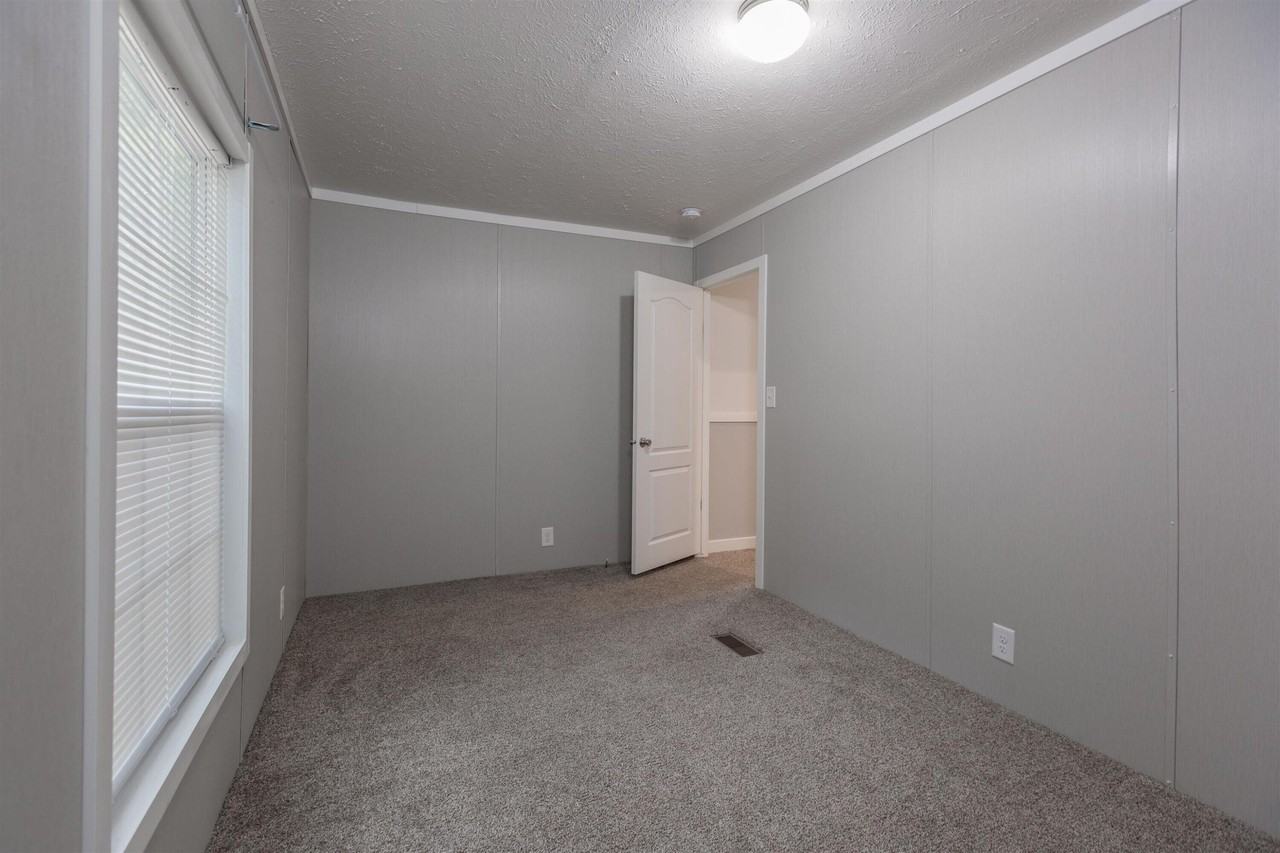 120 Nancy Ln - Photo 7 of 29