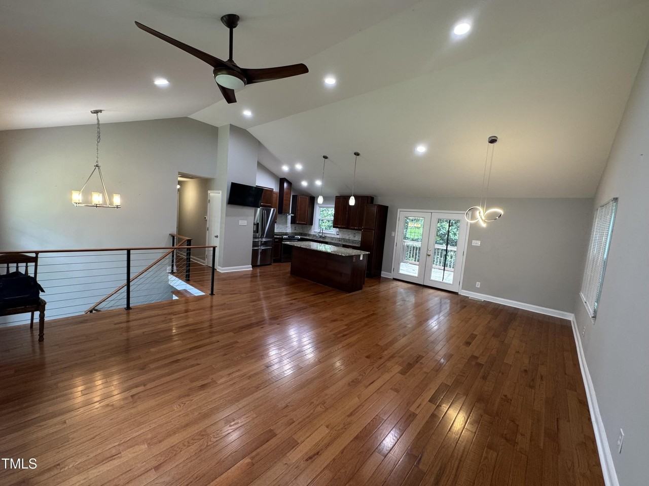 1513 Shelley Rd - Photo 4 of 24