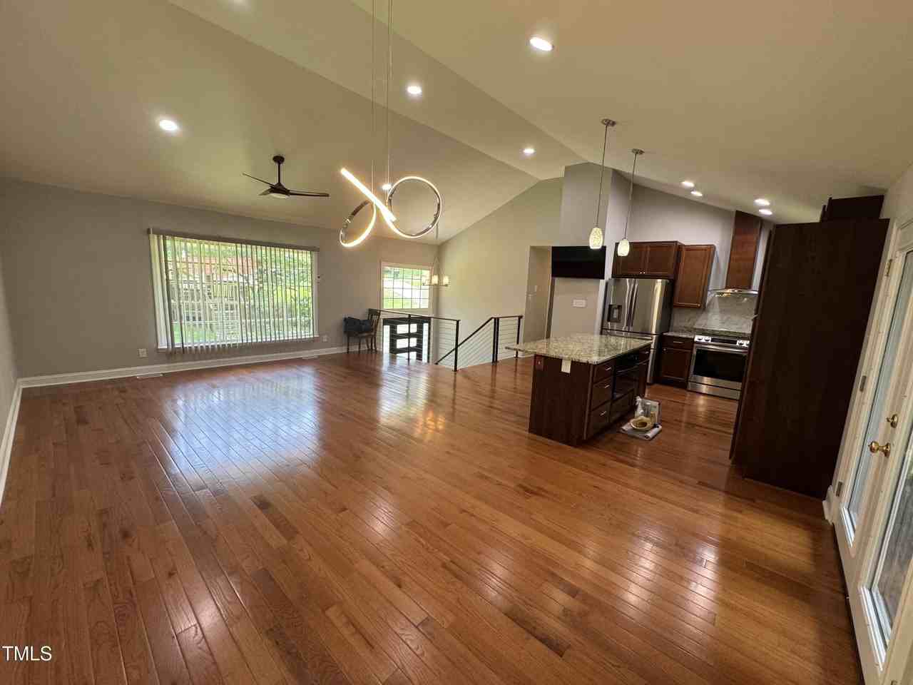 1513 Shelley Rd - Photo 5 of 24
