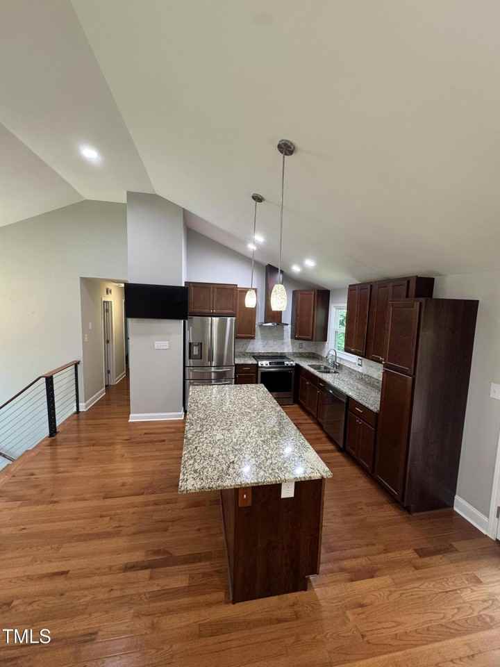 1513 Shelley Rd - Photo 7 of 24