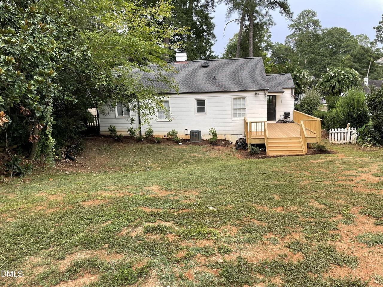 1009 Canterbury Rd - Photo 7 of 31