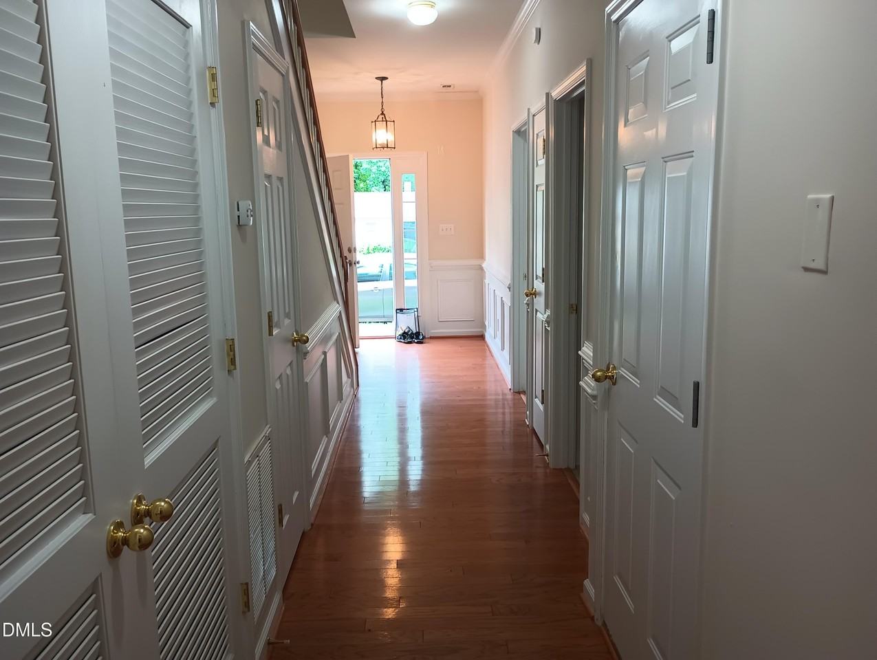 421 Madison Ave - Photo 3 of 31