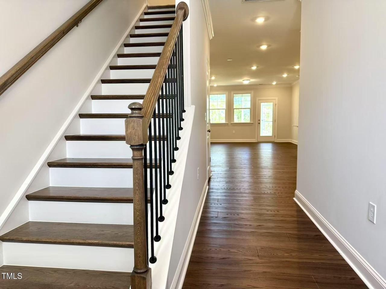 1727 Sweet Gardenia Way - Photo 4 of 38