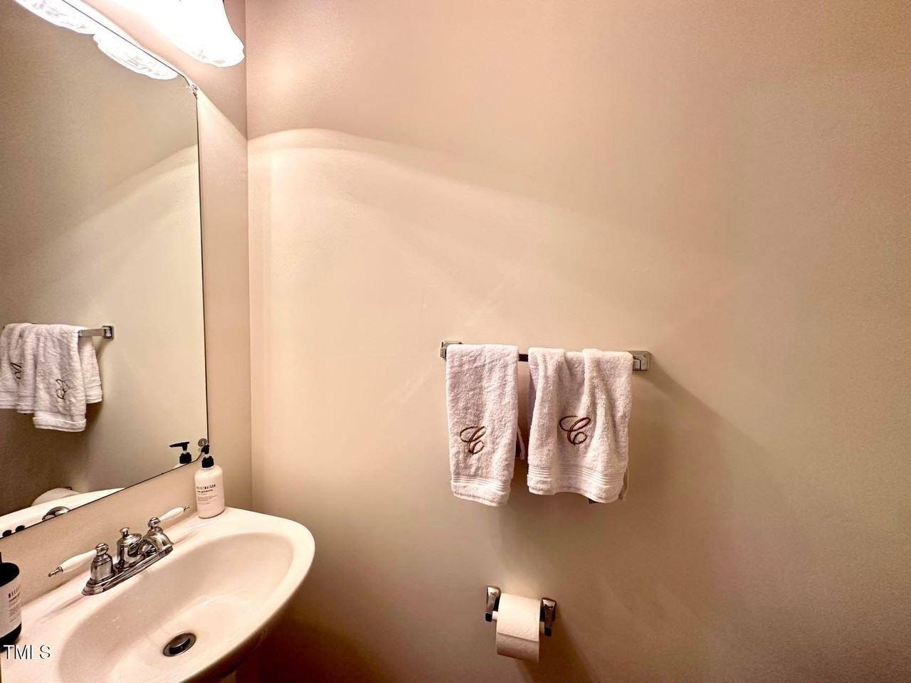 114 Graystar Rd - Photo 7 of 14