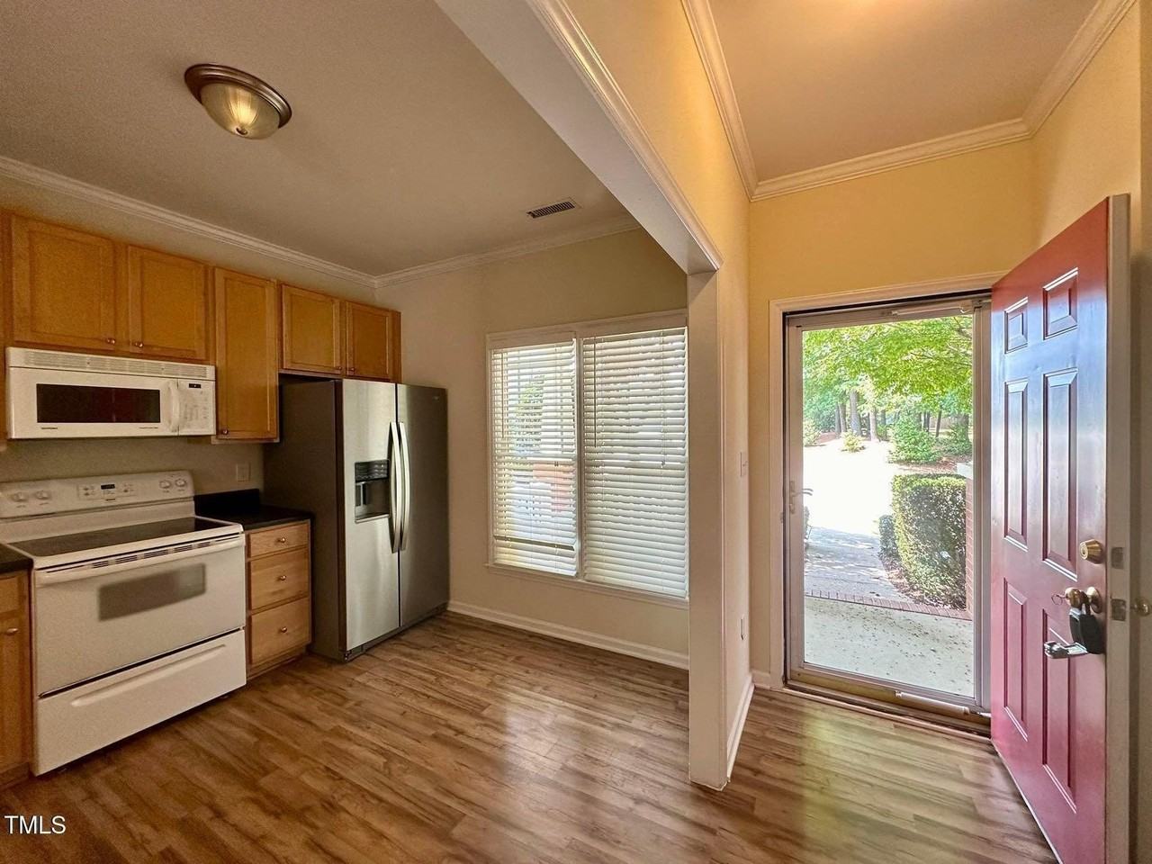 1133 Bungalow Park Dr - Photo 6 of 27