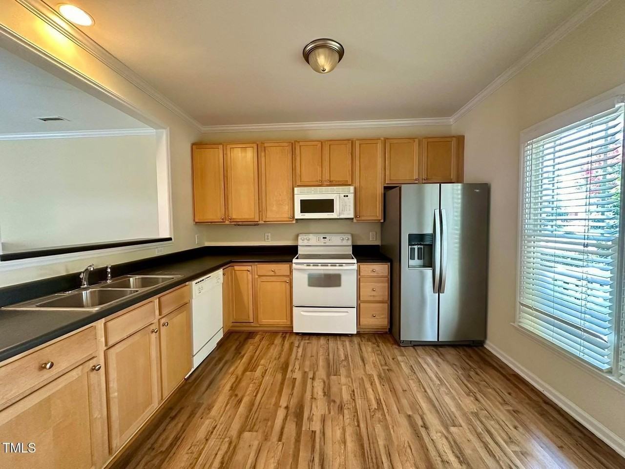 1133 Bungalow Park Dr - Photo 7 of 27