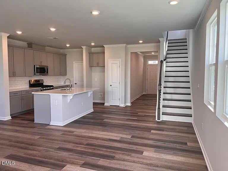1019 Gemma Dr - Photo 4 of 33