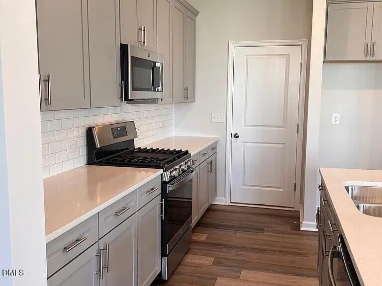 1019 Gemma Dr - Photo 6 of 33