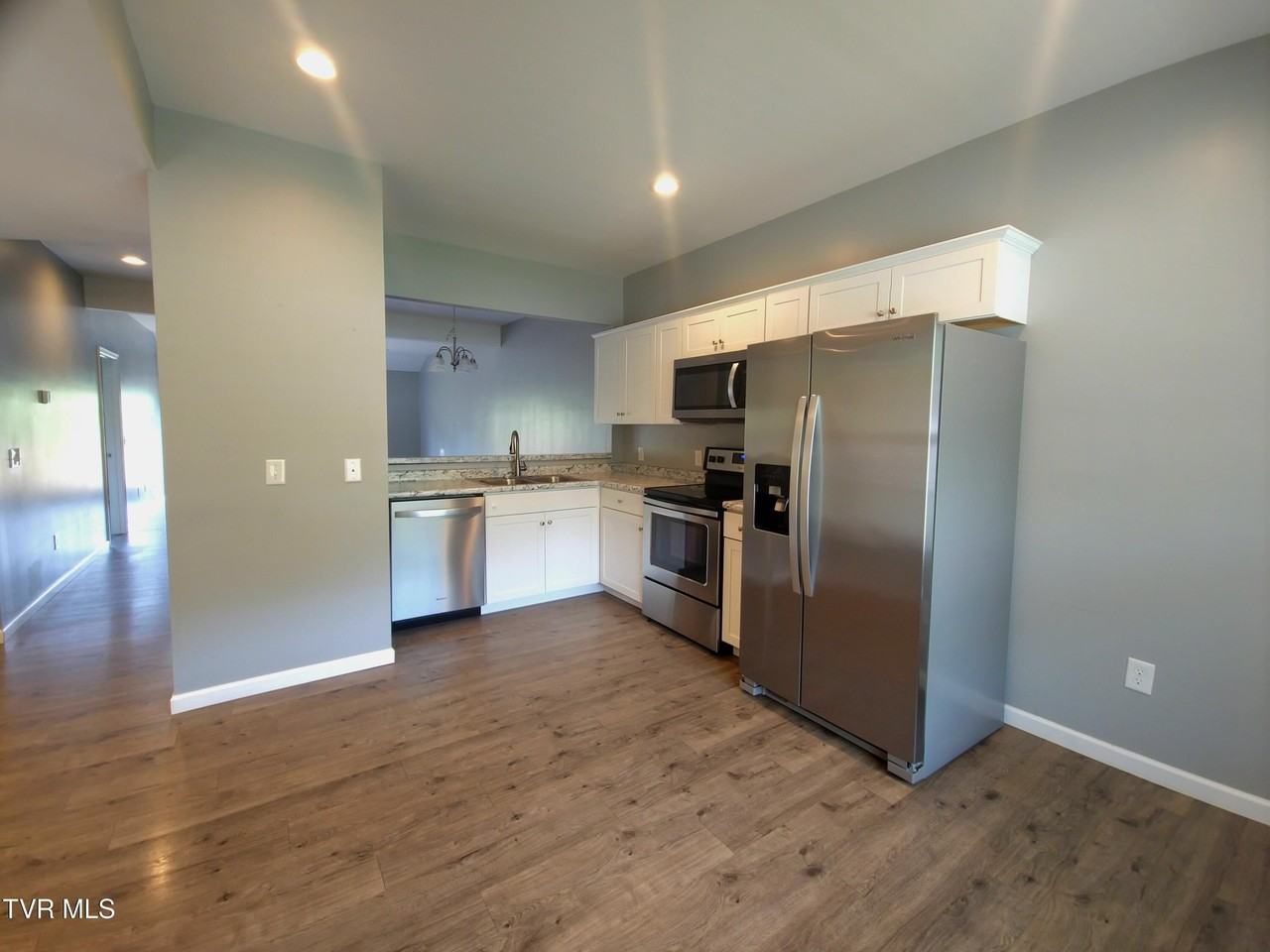 305 Mckenzie Dr #1 - Photo 6 of 18