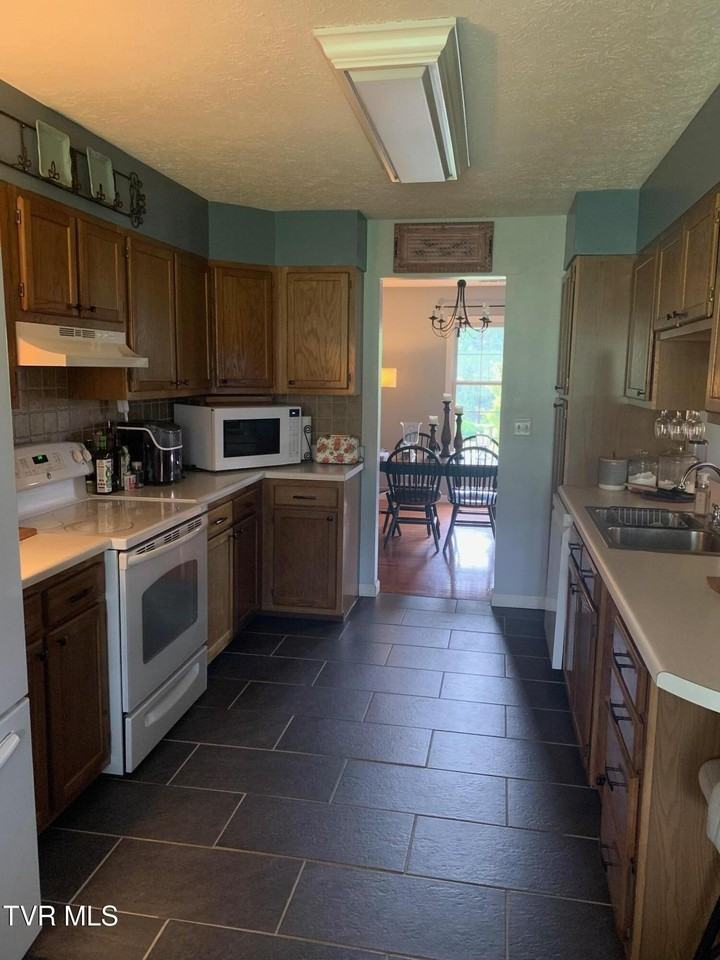 541 N Holston River Dr - Photo 3 of 14