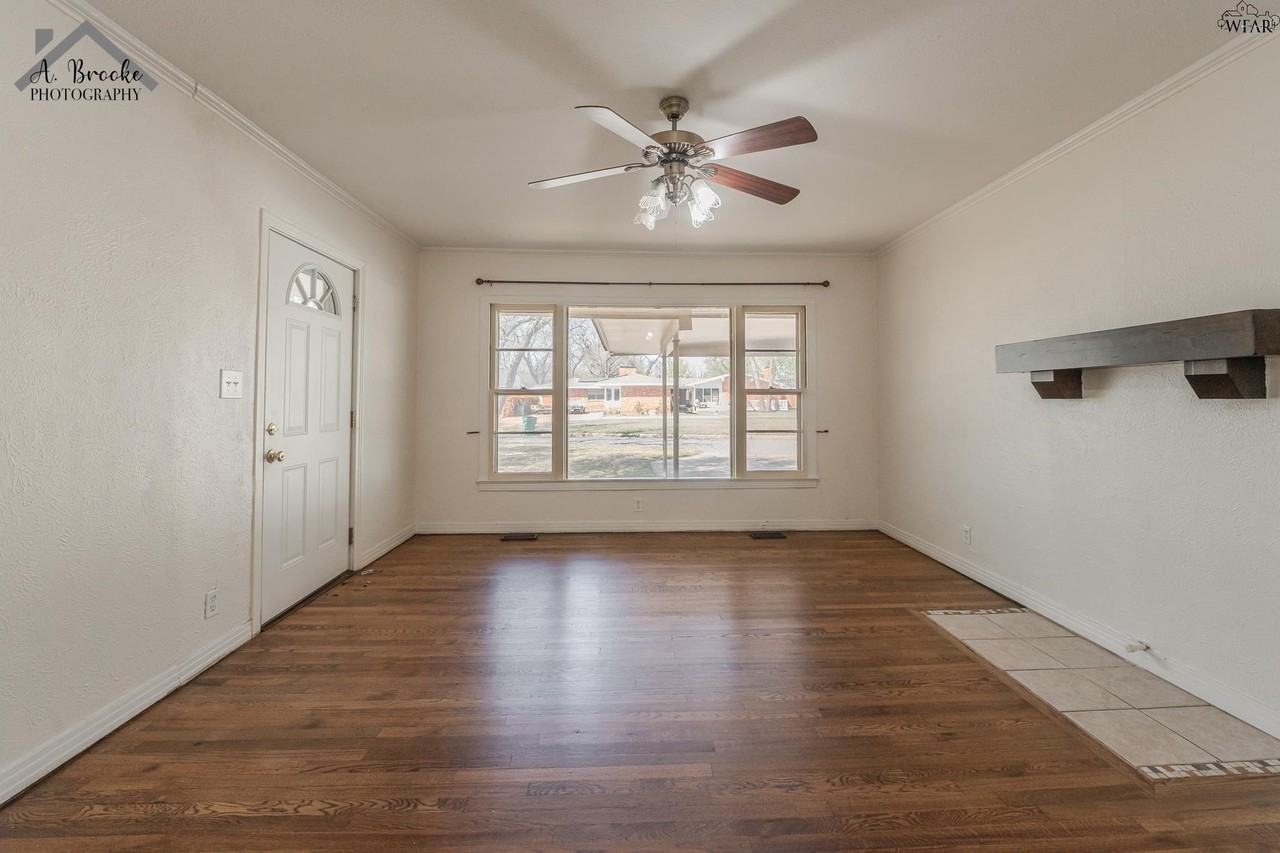 3211 Peckham St - Photo 6 of 38