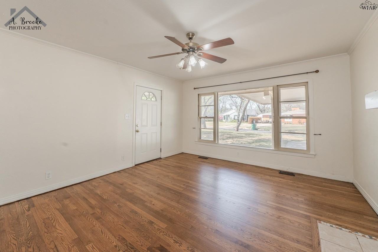 3211 Peckham St - Photo 7 of 38