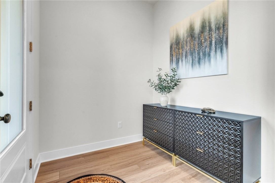 509 High Crescent Rd - Photo 5 of 37
