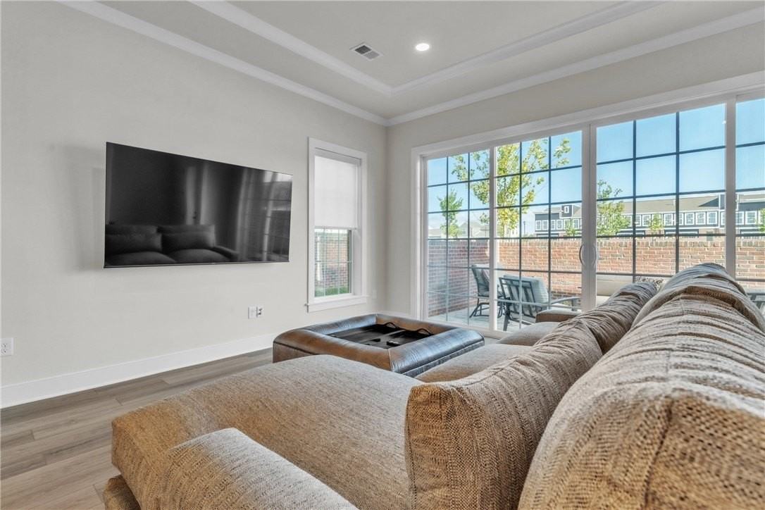 509 High Crescent Rd - Photo 6 of 37