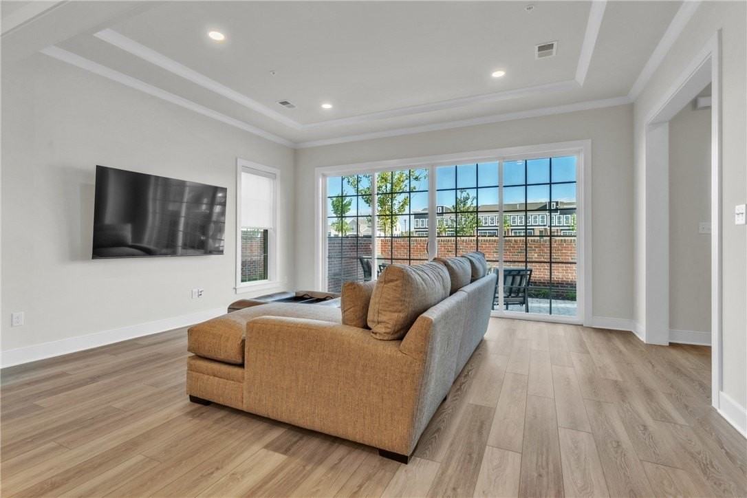 509 High Crescent Rd - Photo 7 of 37