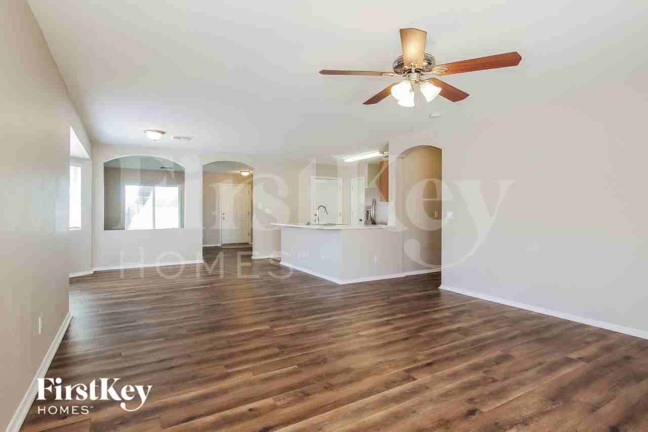 2211 N 115th Ln - Photo 2 of 16