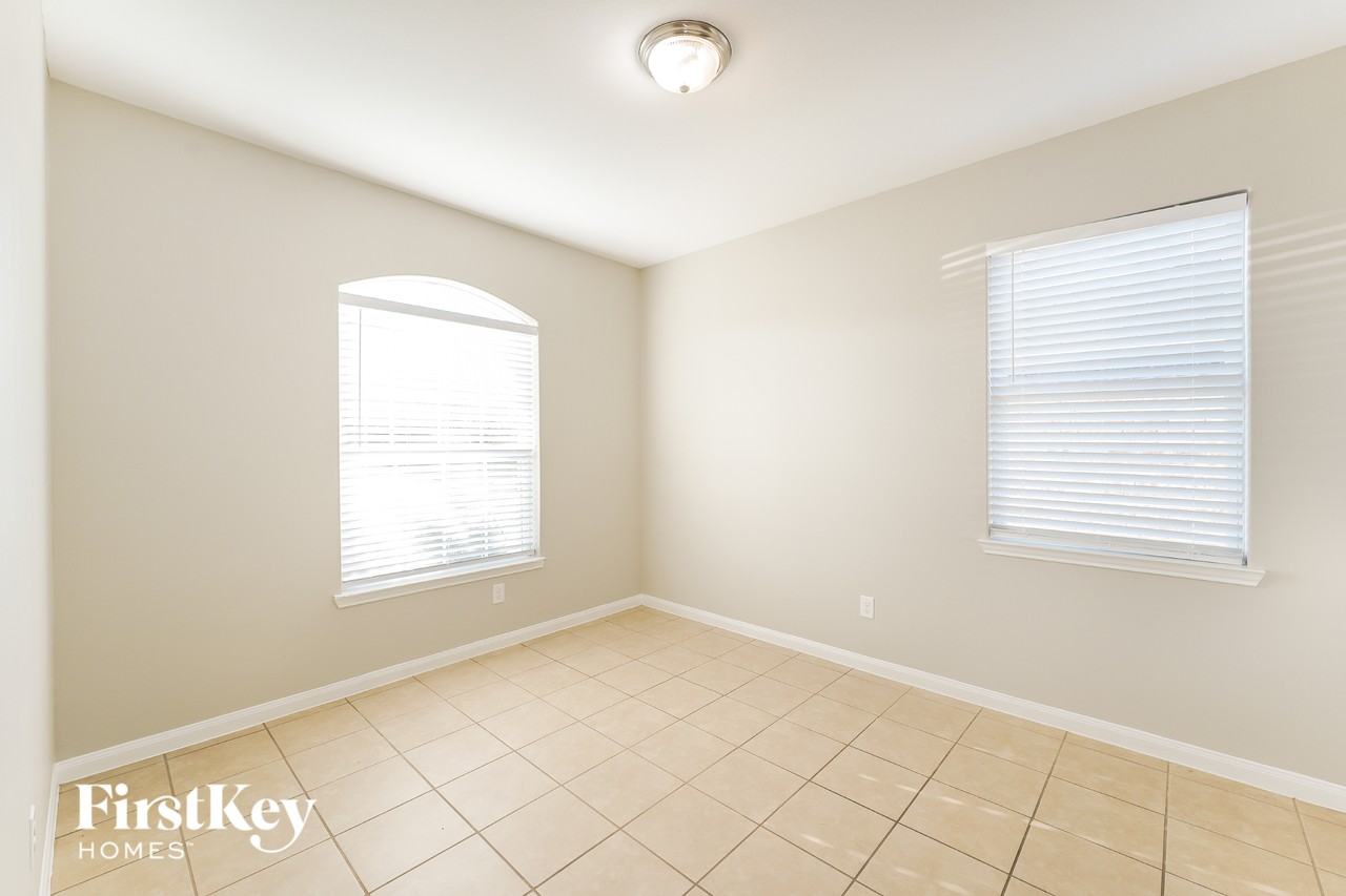 5026 Manor Stone Ln - Photo 5 of 15