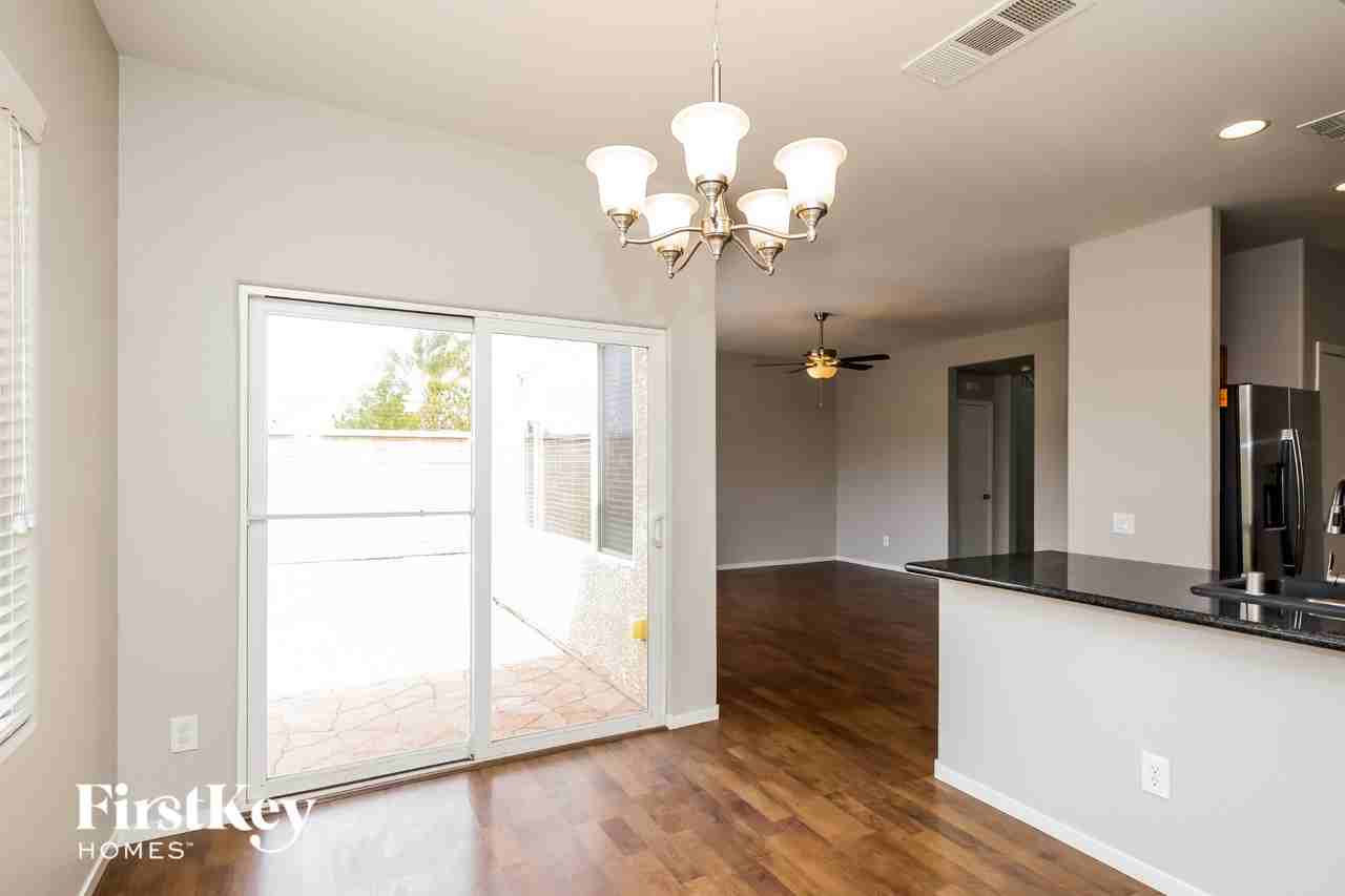 2839 Dalsetter Dr - Photo 5 of 15