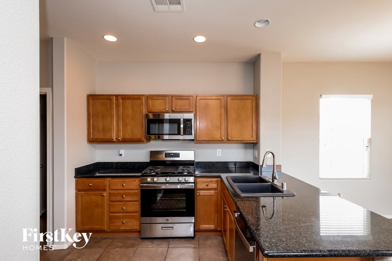 2839 Dalsetter Dr - Photo 6 of 15