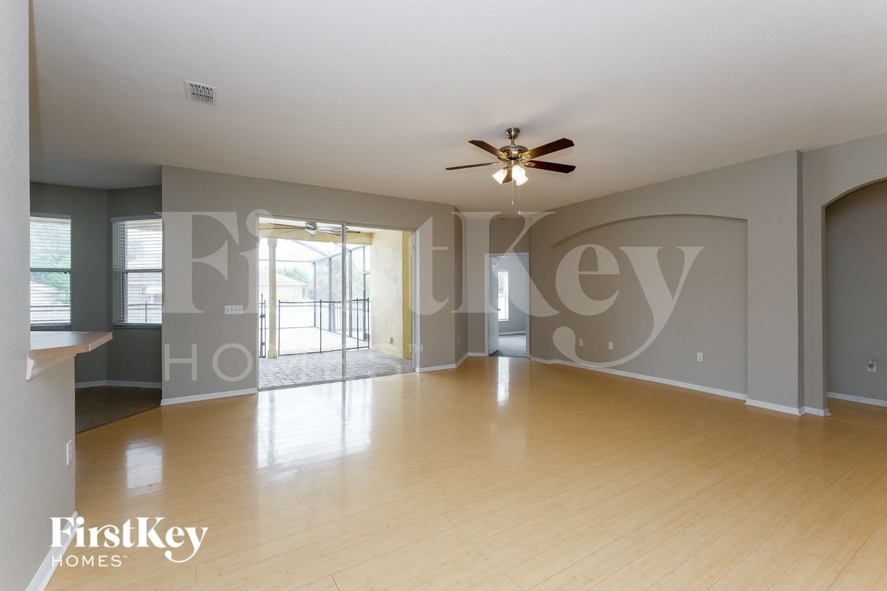 2754 Berkford Cir - Photo 2 of 16