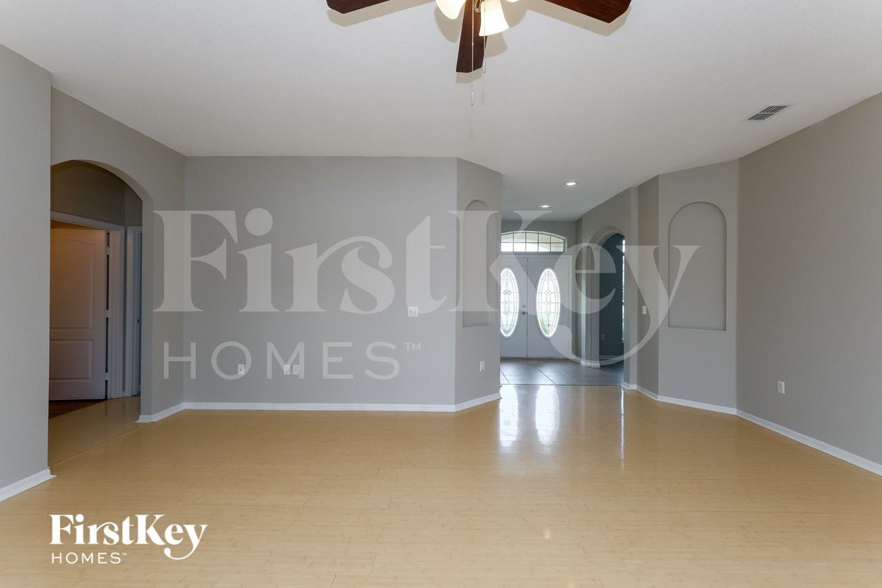 2754 Berkford Cir - Photo 3 of 16