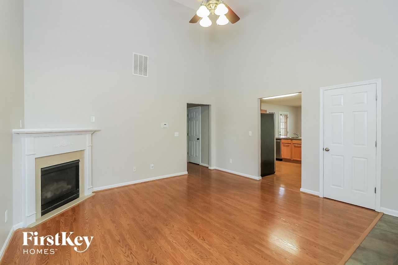 813 Winsap Dr - Photo 3 of 15