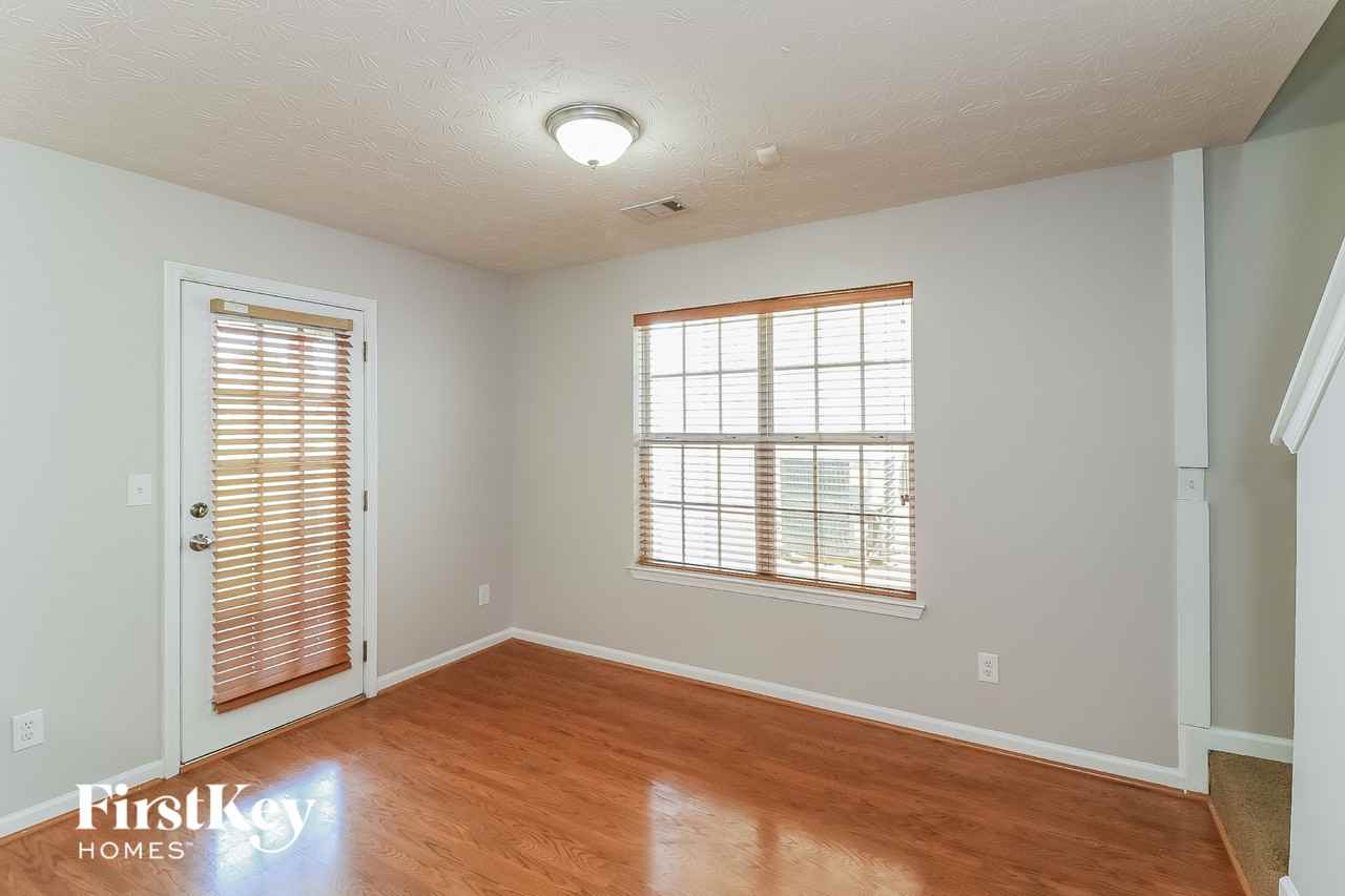 813 Winsap Dr - Photo 5 of 15